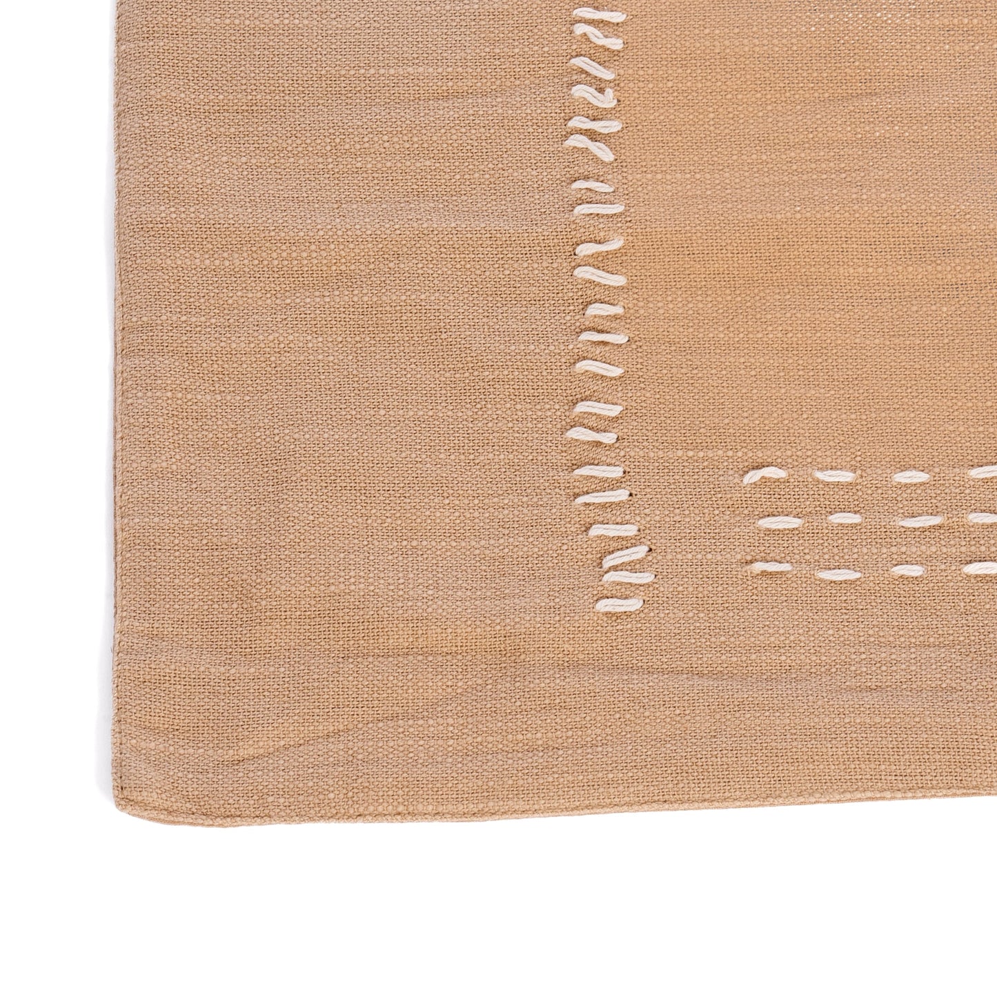 Tovaglietta in cotone slub ricamata a mano color cuoio