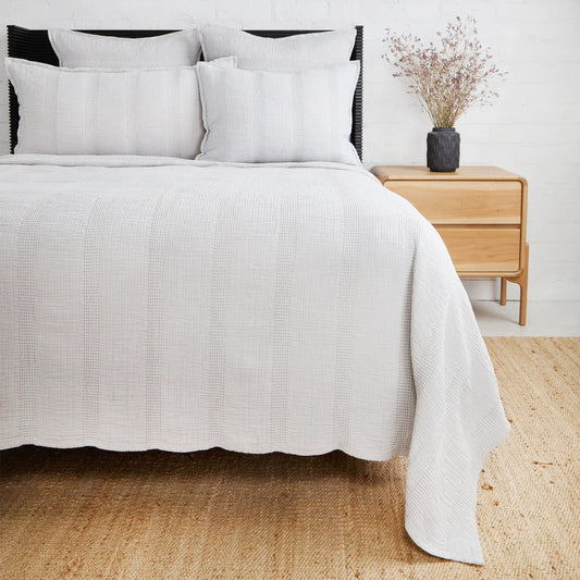 Collezione Nantucket Matelasse di Pom Pom at Home, grigio