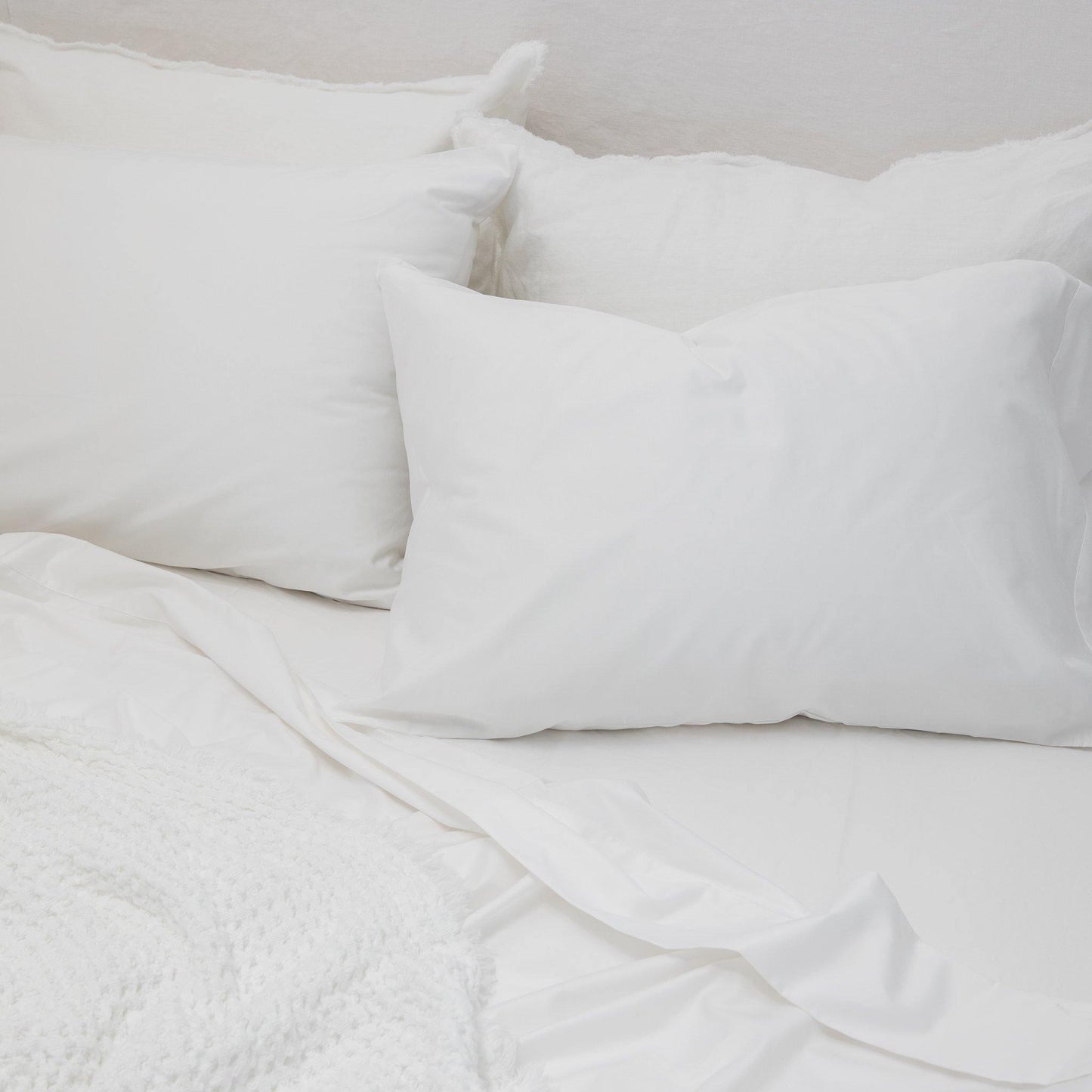 Set di lenzuola in raso di cotone di Pom Pom at Home, bianco
