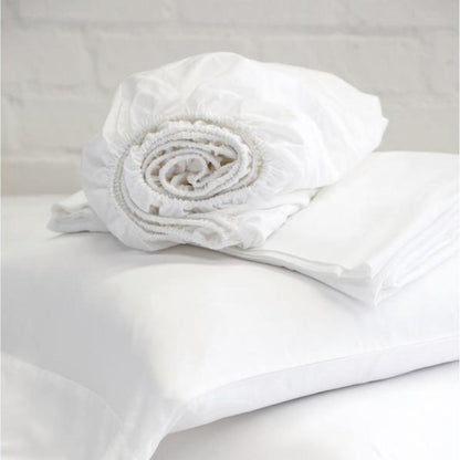Set di lenzuola in raso di cotone di Pom Pom at Home, bianco