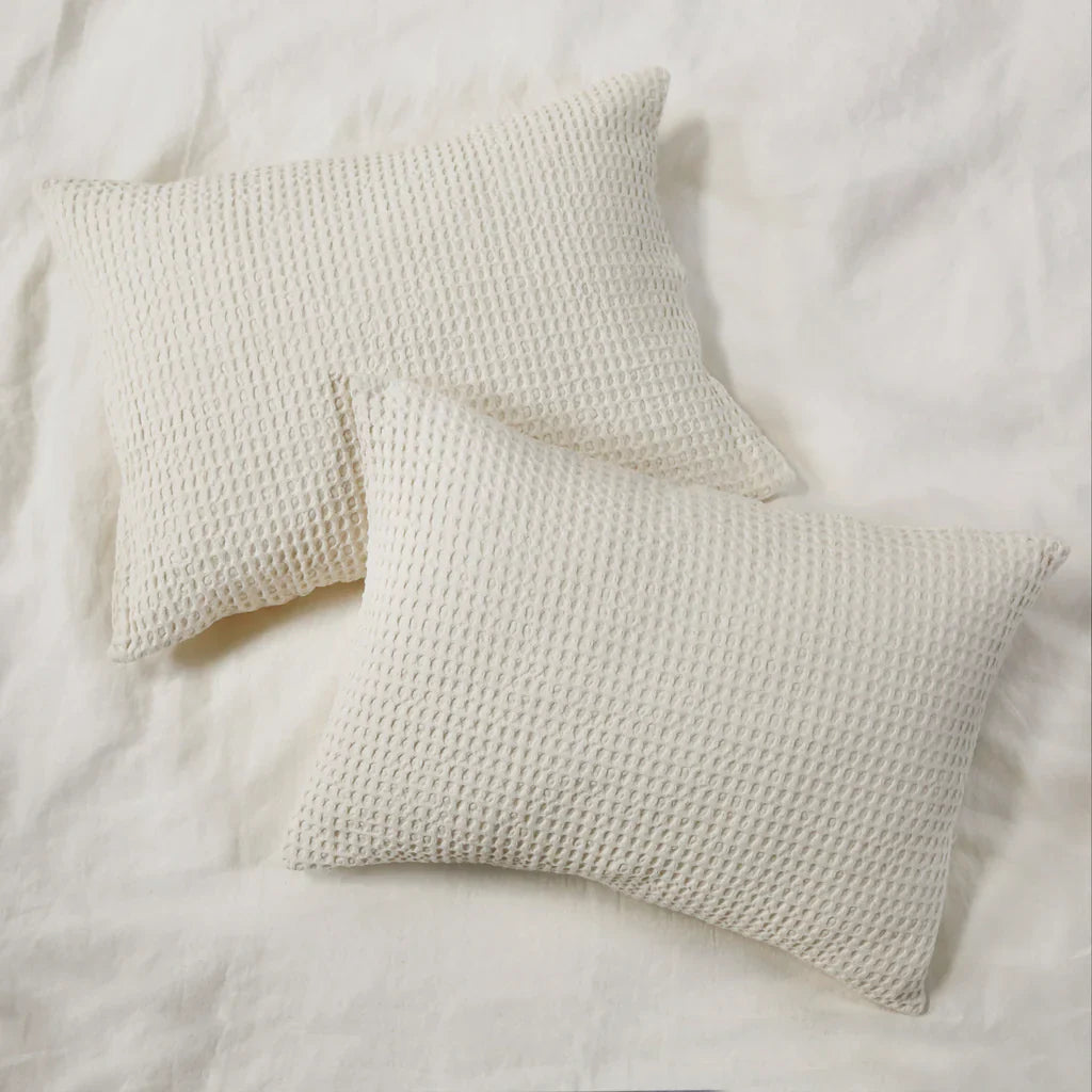 Collezione di coperte Zuma di Pom Pom at Home, crema