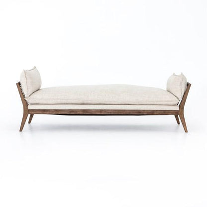Jennifer Chaise
