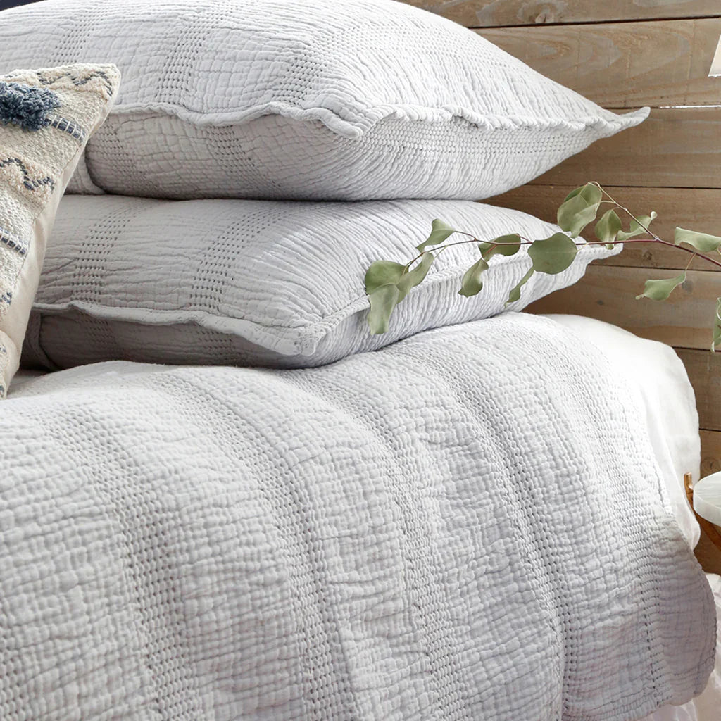 Collezione Nantucket Matelasse di Pom Pom at Home, grigio