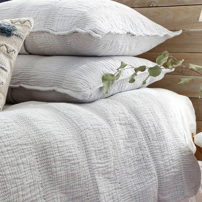 Collezione Nantucket Matelasse di Pom Pom at Home, grigio